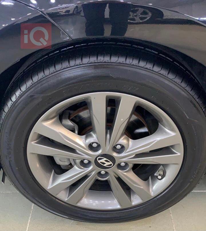 هیوندای ئەلەنترا